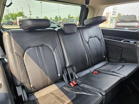 Used 2018 Ford Expedition Platinum AWD/4WD image 14