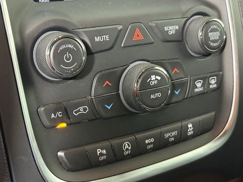 Used 2020 Dodge Durango SXT AWD/4WD image 21