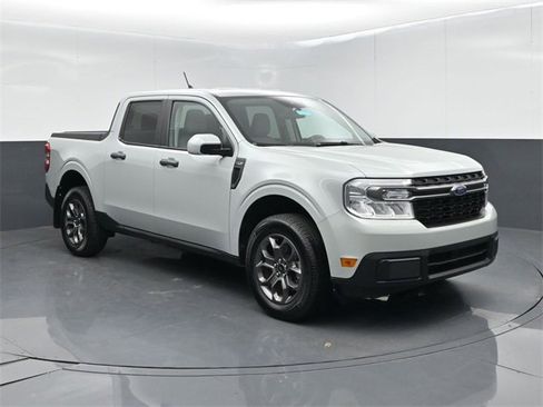 Used 2022 Ford Maverick XLT w/ XLT Luxury Package image 2