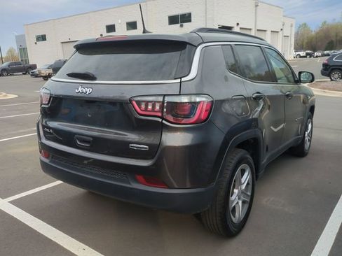 Used 2024 Jeep Compass Latitude image 5