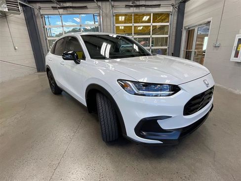 Used 2024 Honda HR-V Sport image 7