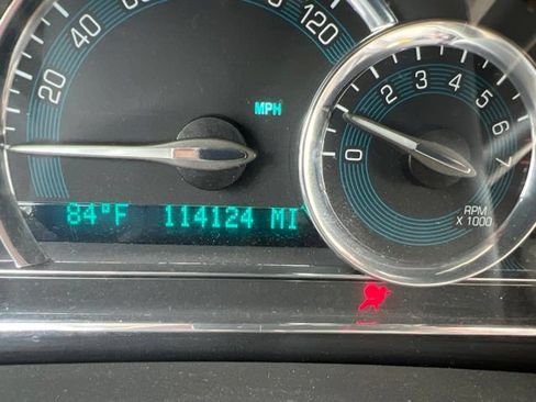 Used 2010 Chevrolet HHR LT FWD image 11