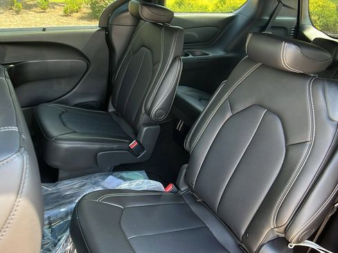 New 2026 Chrysler Voyager LX image 19
