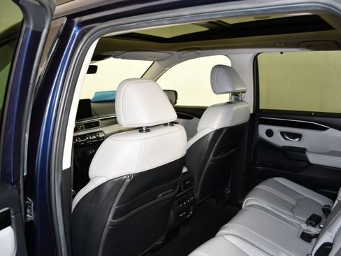 Used 2025 Honda Pilot Touring image 47