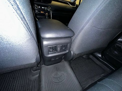 Used 2020 Toyota RAV4 LE w/ All Weather Liner Package AWD/4WD image 27