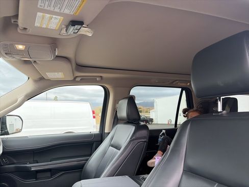 Used 2023 Ford Expedition Max XLT RWD image 2