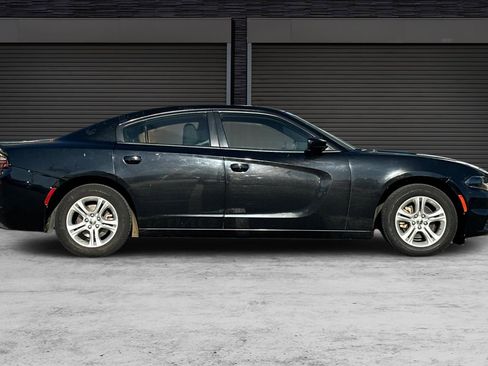 Used 2022 Dodge Charger SXT image 3