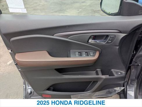 Certified 2025 Honda Ridgeline RTL image 12