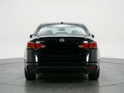 Used 2025 Nissan Altima 2.5 SV FWD image 7