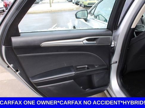 Used 2019 Ford Fusion SE image 26