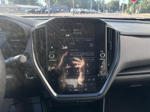 Used 2024 Subaru Crosstrek 2.5i Limited image 17