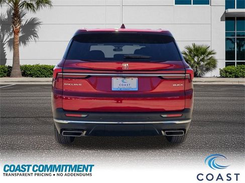 Used 2025 Buick Enclave Preferred w/ Power Package image 6