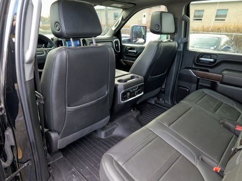 Used 2023 GMC Sierra 2500 Denali w/ Denali Black Diamond Edition image 25