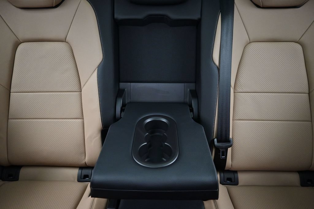 Used 2026 Porsche Cayenne AWD/4WD image 20