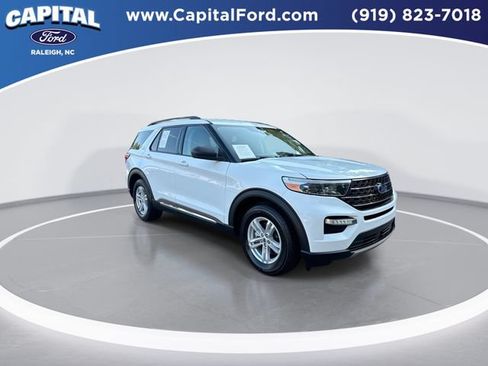 Used 2021 Ford Explorer XLT w/ Equipment Group 202A RWD image 2