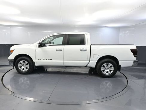 Used 2018 Nissan Titan SV AWD/4WD image 8