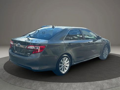 Used 2012 Toyota Camry XLE w/ Leather Pkg image 11