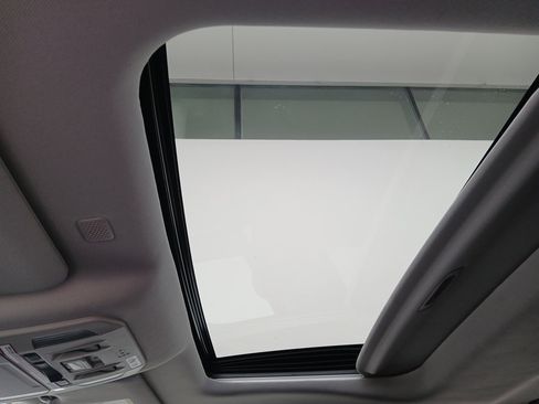 Used 2020 Toyota Highlander Limited image 25