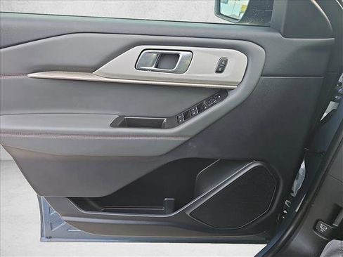 New 2025 Ford Explorer Active image 19