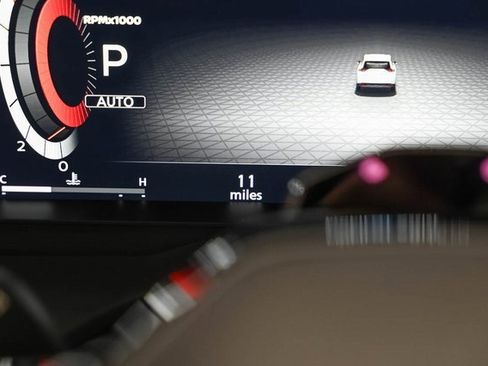 Used 2025 Nissan Rogue Platinum w/ Tech Package image 35