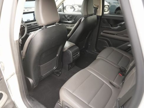 Used 2023 Lincoln Corsair Standard w/ Equipment Group 101A image 11