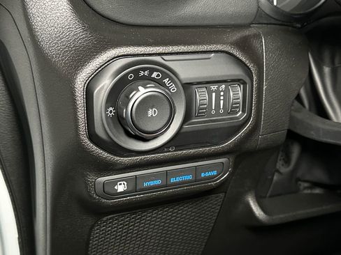 Used 2022 Jeep Wrangler Unlimited Sahara w/ Cold Weather Group image 22