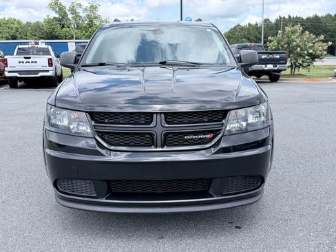 Used 2018 Dodge Journey SE w/ Blacktop Package FWD image 3
