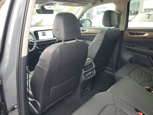 New 2026 Volkswagen Atlas SE FWD image 10