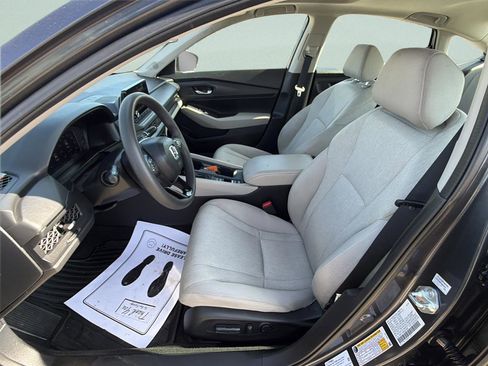 Used 2025 Honda Accord SE image 18