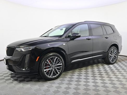 Certified 2025 Cadillac XT6 Sport w/ Technology Package image 2