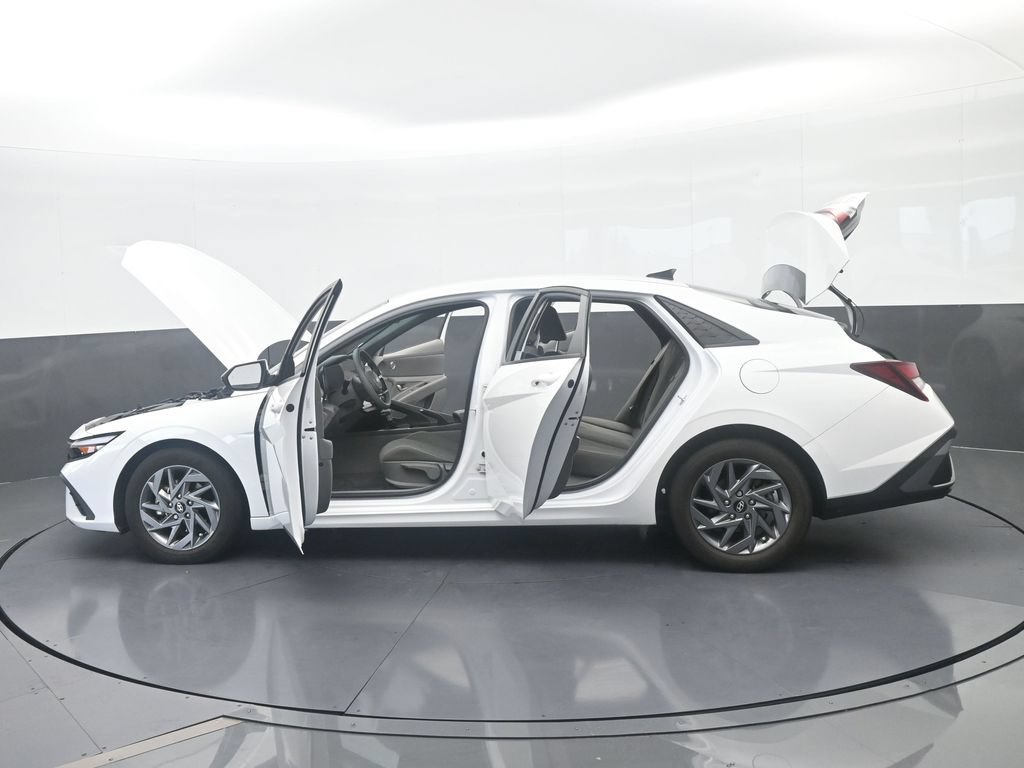 Used 2024 Hyundai Elantra SEL FWD image 73