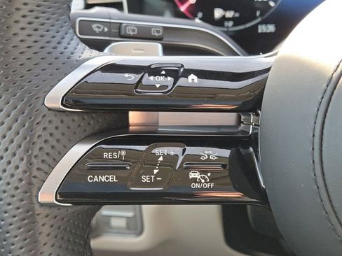 Used 2024 Mercedes-Benz GLS 450 4MATIC image 14