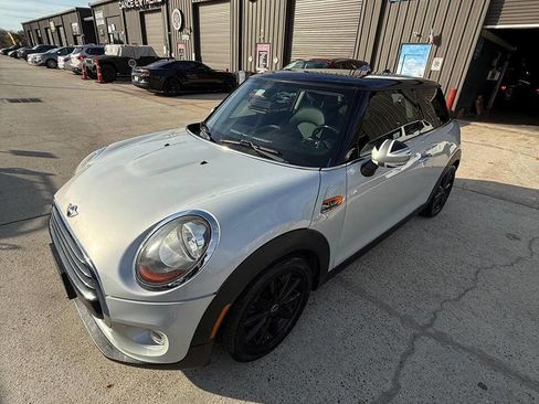 Used 2016 MINI Cooper 2-Door Hardtop image 18