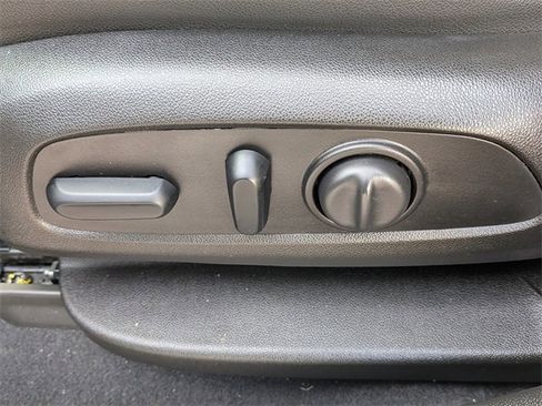 Used 2021 Chevrolet Blazer RS w/ Enhanced Convenience Package image 19