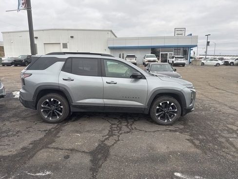 Used 2025 Chevrolet Equinox RS image 5