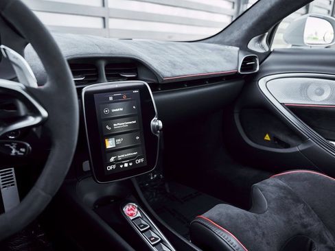 Used 2023 McLaren Artura RWD image 61