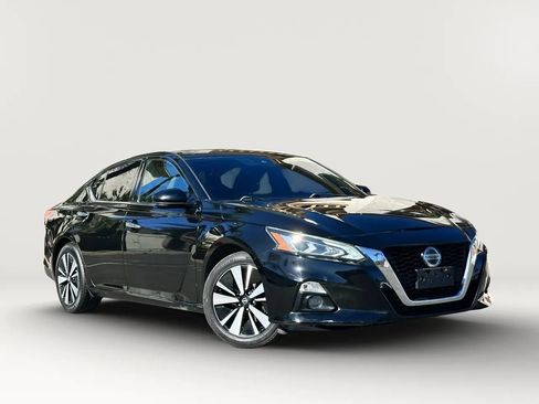 Used 2019 Nissan Altima 2.5 SV FWD image 3