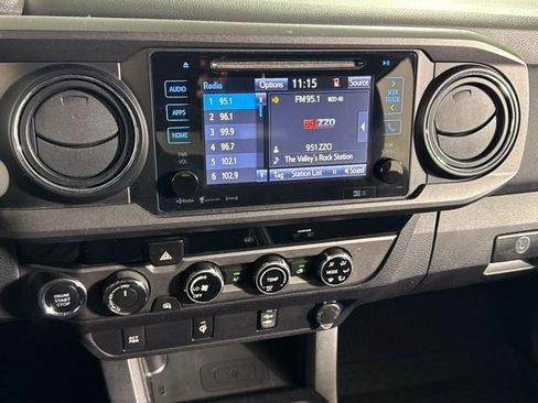 Used 2017 Toyota Tacoma TRD Sport w/ Tow Package (A/T) image 29