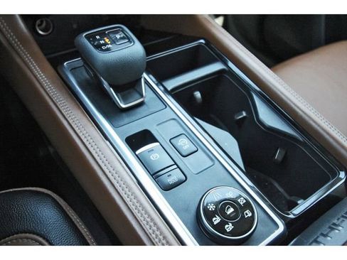 Used 2023 Nissan Pathfinder Platinum w/ Cargo Package image 27