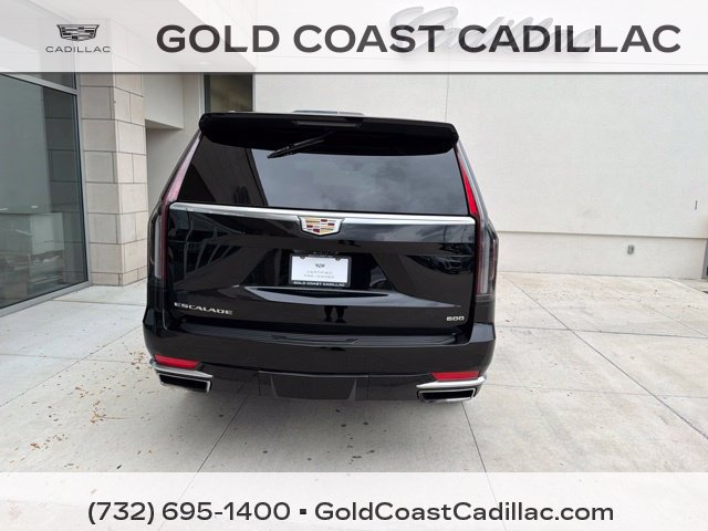 Used 2024 Cadillac Escalade Premium Luxury AWD/4WD image 3