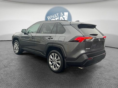 Used 2023 Toyota RAV4 XLE Premium image 7