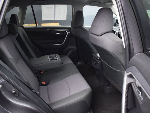 Used 2025 Toyota RAV4 XLE FWD image 11