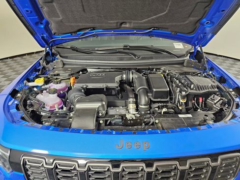 New 2026 Jeep Cherokee Laredo image 12