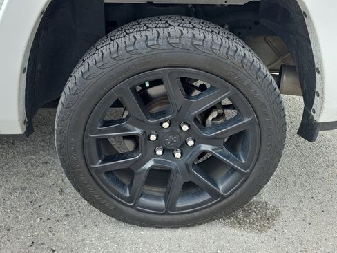 Used 2022 RAM 1500 Laramie AWD/4WD image 13