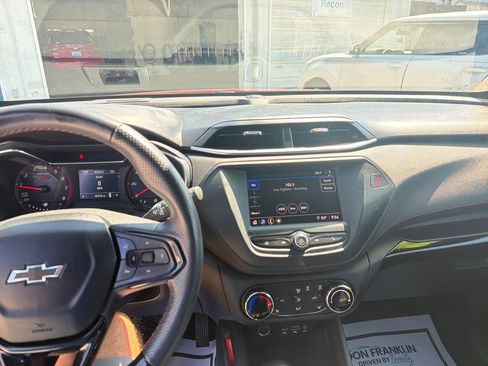 Used 2023 Chevrolet TrailBlazer RS FWD image 21