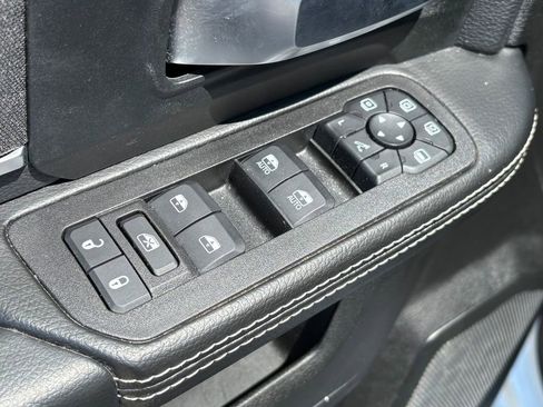 Used 2025 RAM 2500 Big Horn AWD/4WD image 10