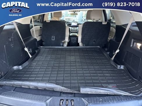 Used 2021 Ford Explorer XLT w/ Equipment Group 202A RWD image 16