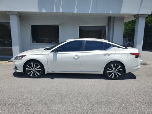 Used 2020 Nissan Altima 2.5 SR w/ Premium Package FWD image 11
