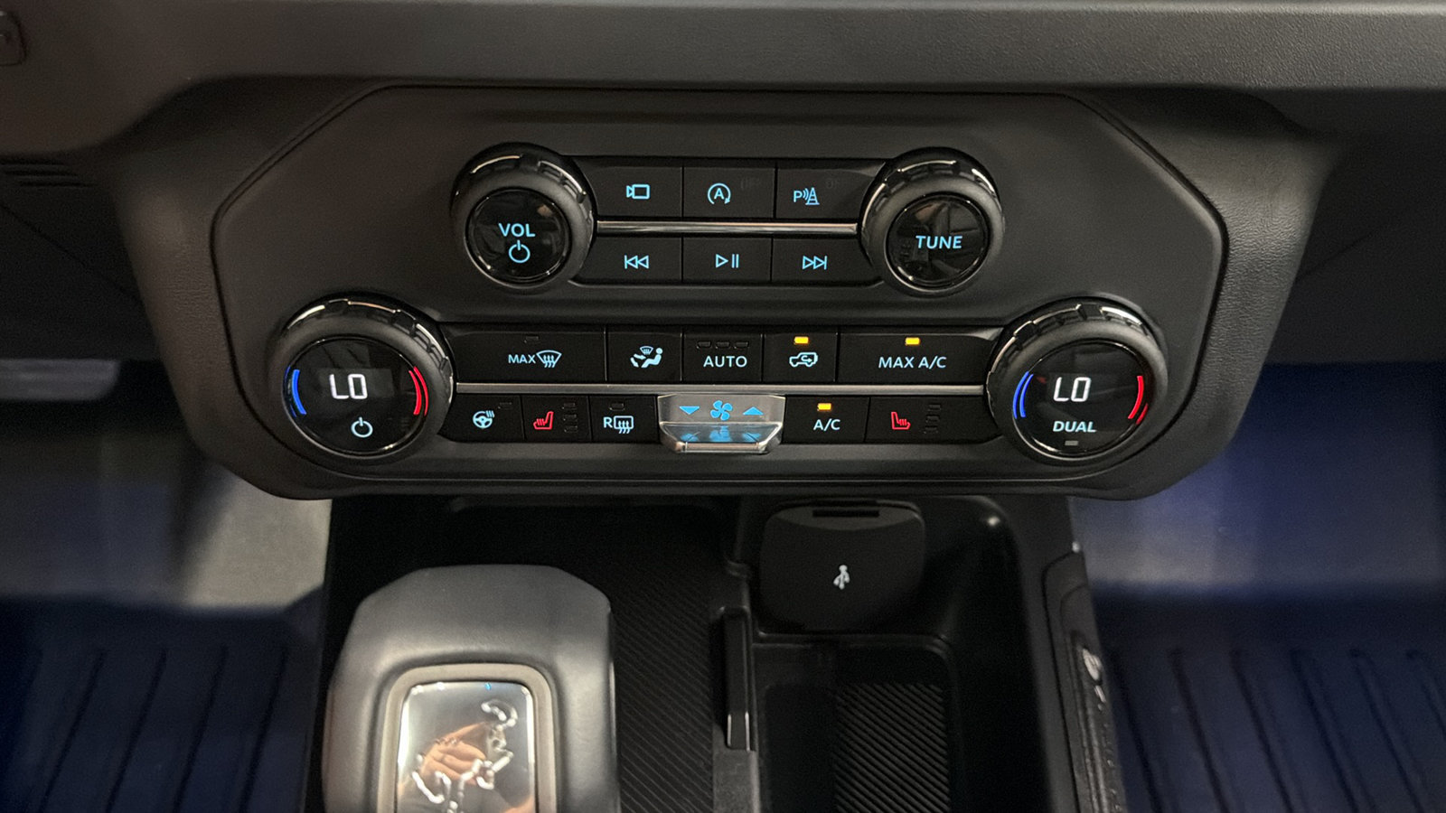 Used 2025 Ford Bronco Outer Banks AWD/4WD image 23