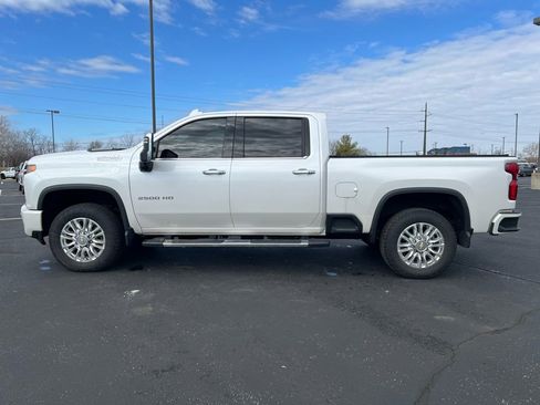 Used 2022 Chevrolet Silverado 2500 High Country w/ Safety Package II image 4